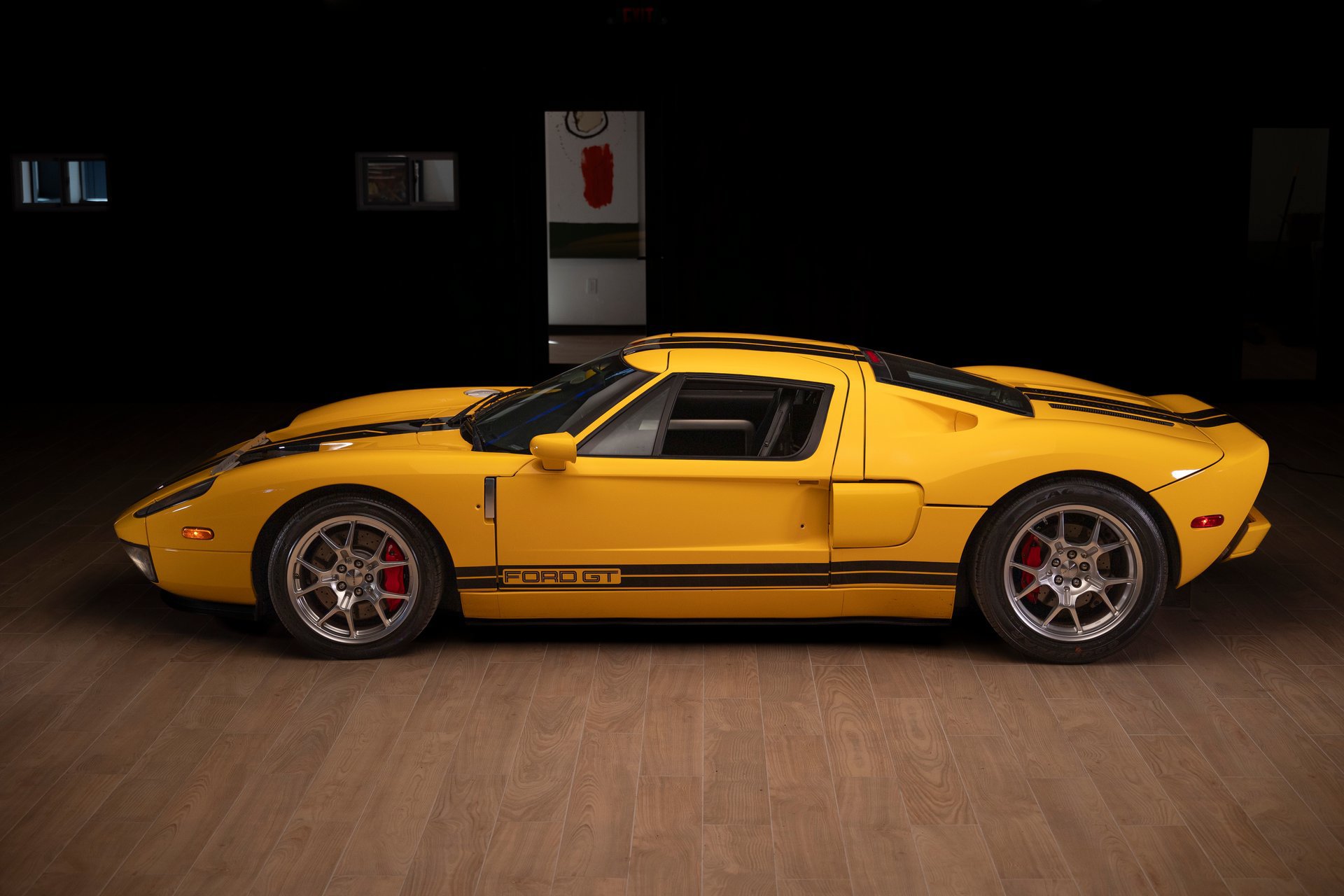 Used 2005 Ford GT RWD image 8