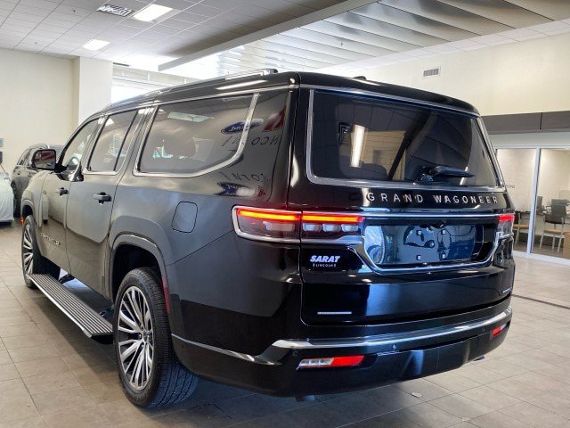 Used 2023 Jeep Grand Wagoneer L Series III AWD/4WD image 5