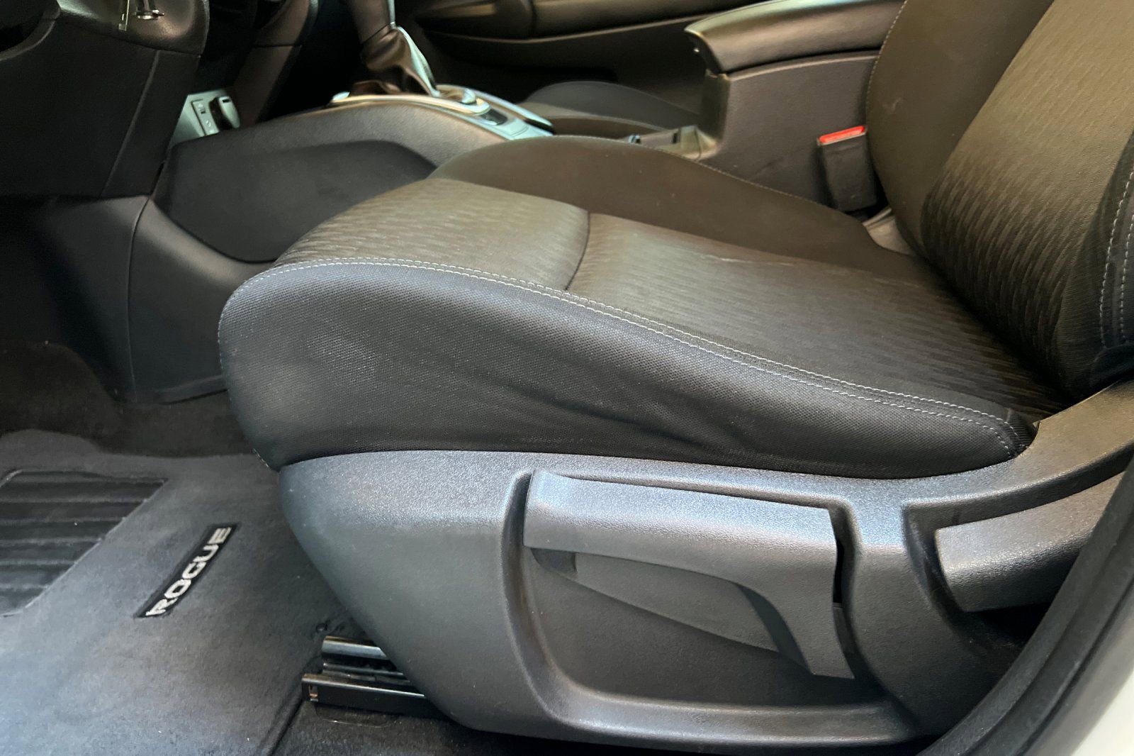Used 2017 Nissan Rogue S image 15