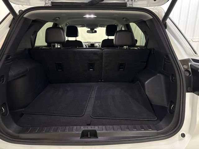 Used 2021 Chevrolet Equinox Premier FWD image 11