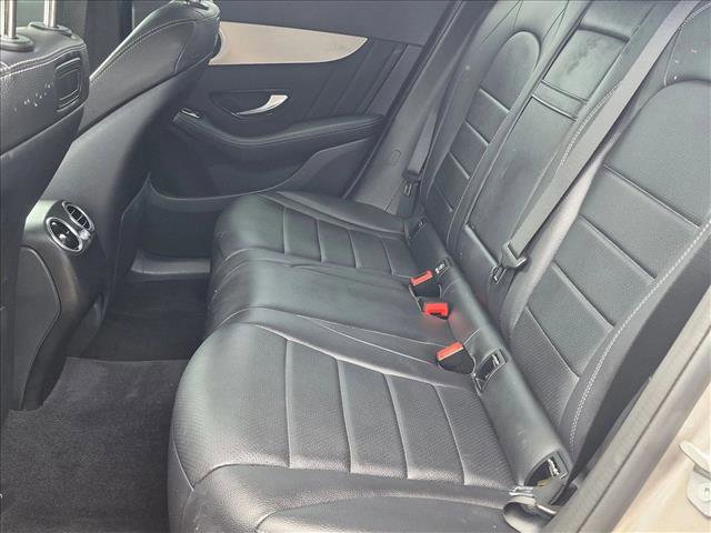 Used 2019 Mercedes-Benz GLC 300 4MATIC image 16