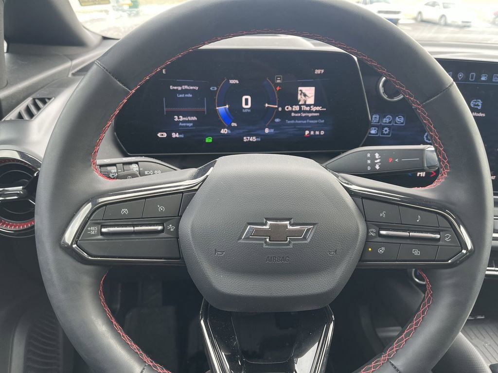 Used 2025 Chevrolet Equinox EV RS image 5