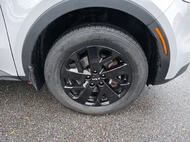 Certified 2023 Kia Sorento S w/ Panoramic Sunroof Package AWD/4WD image 12