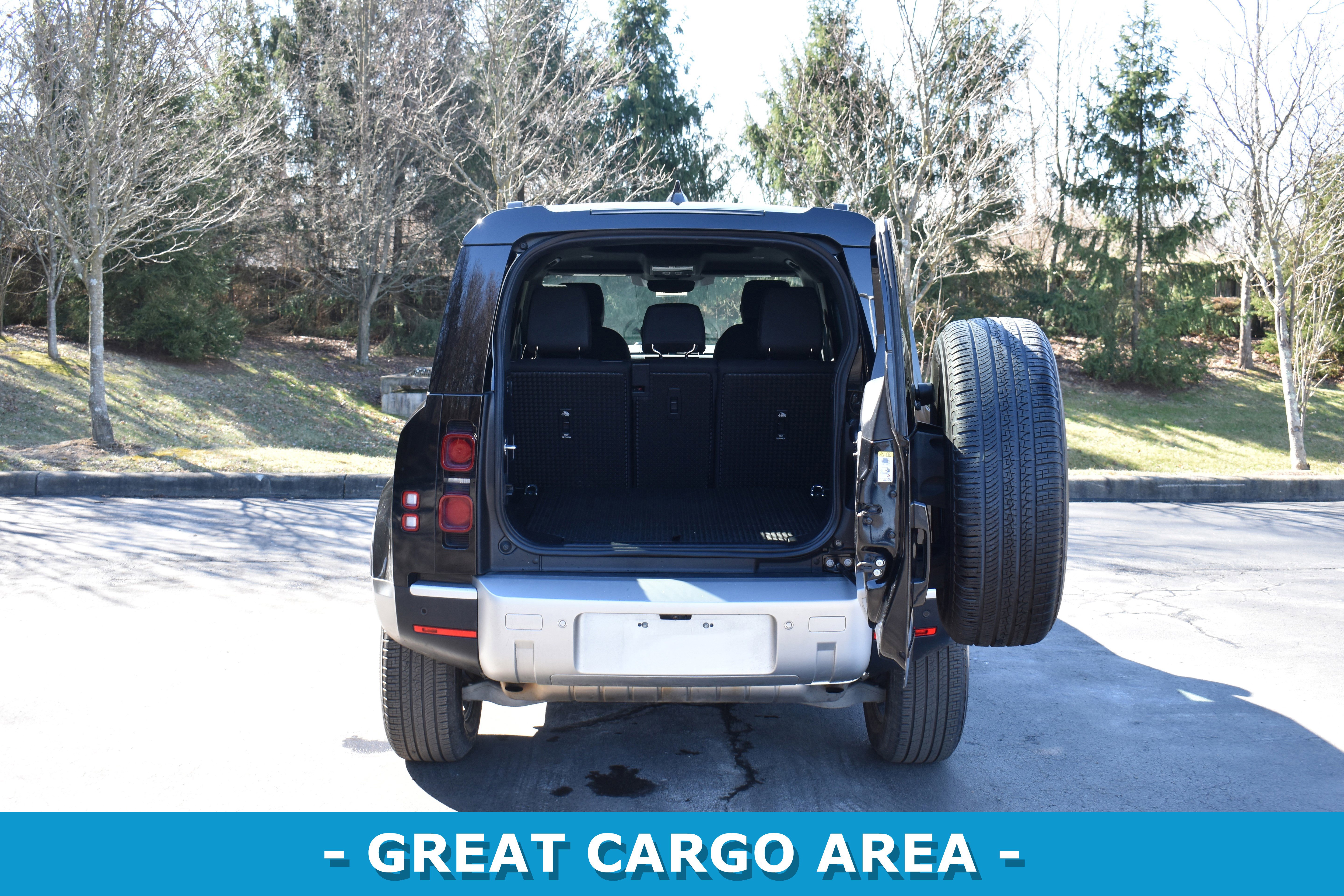 Used 2025 Land Rover Defender 110 S image 27