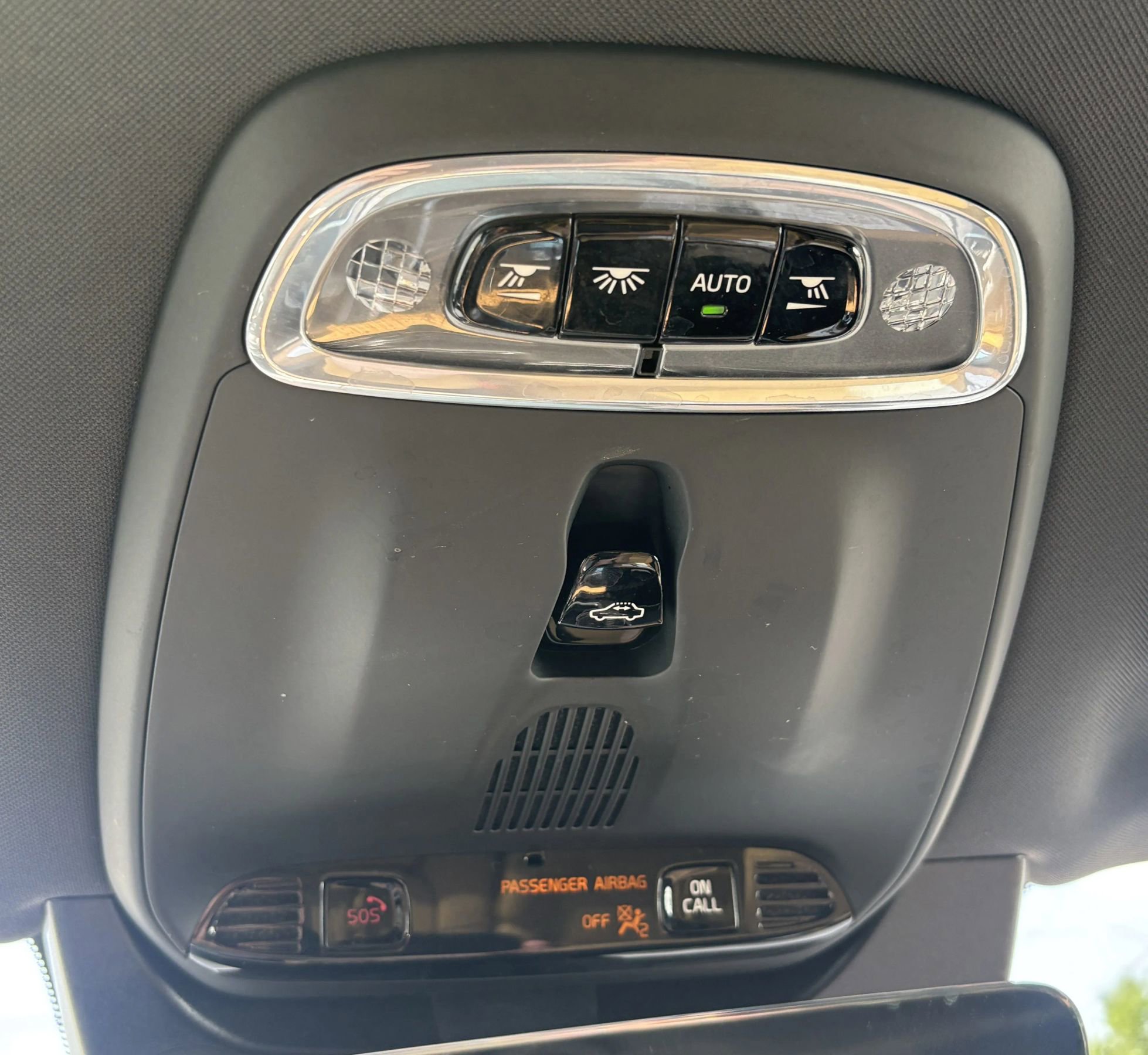 Used 2017 Volvo XC90 T6 Momentum w/ Vision Package AWD/4WD image 31