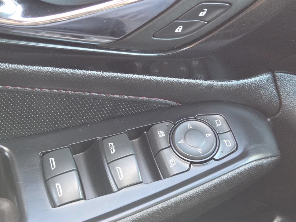 Used 2022 Chevrolet Traverse RS w/ LPO, Floor Liner Package AWD/4WD image 28