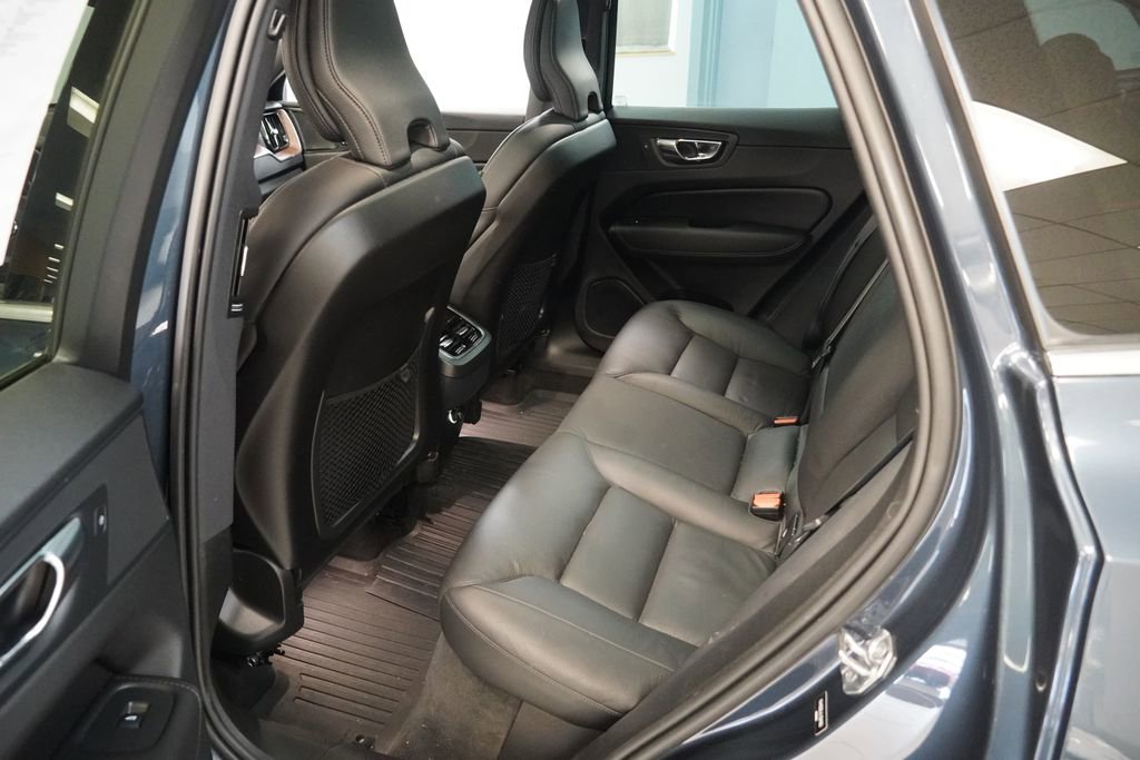 Used 2020 Volvo XC60 T5 Inscription w/ Protection Package image 20