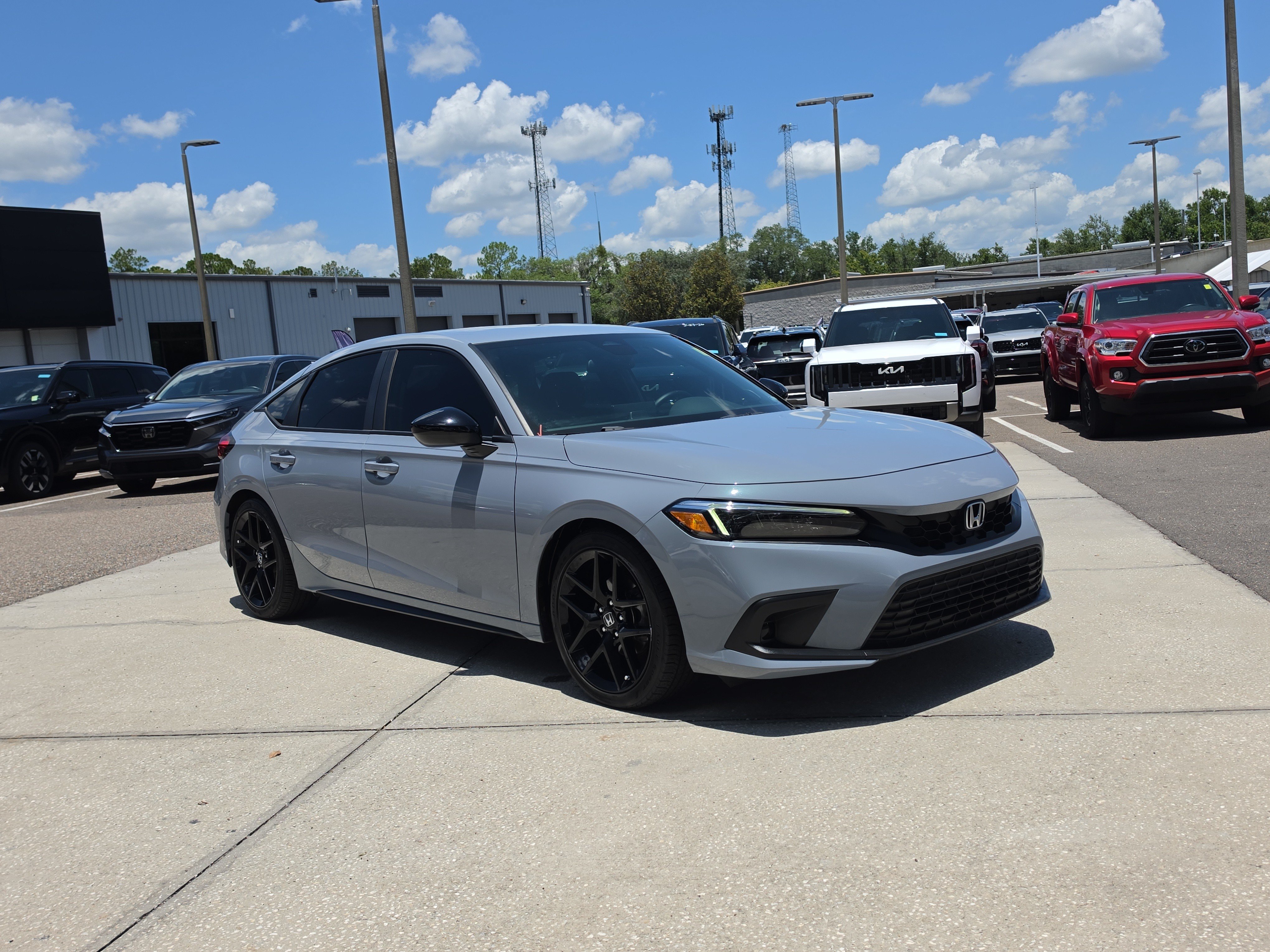 Used 2022 Honda Civic Sport image 2