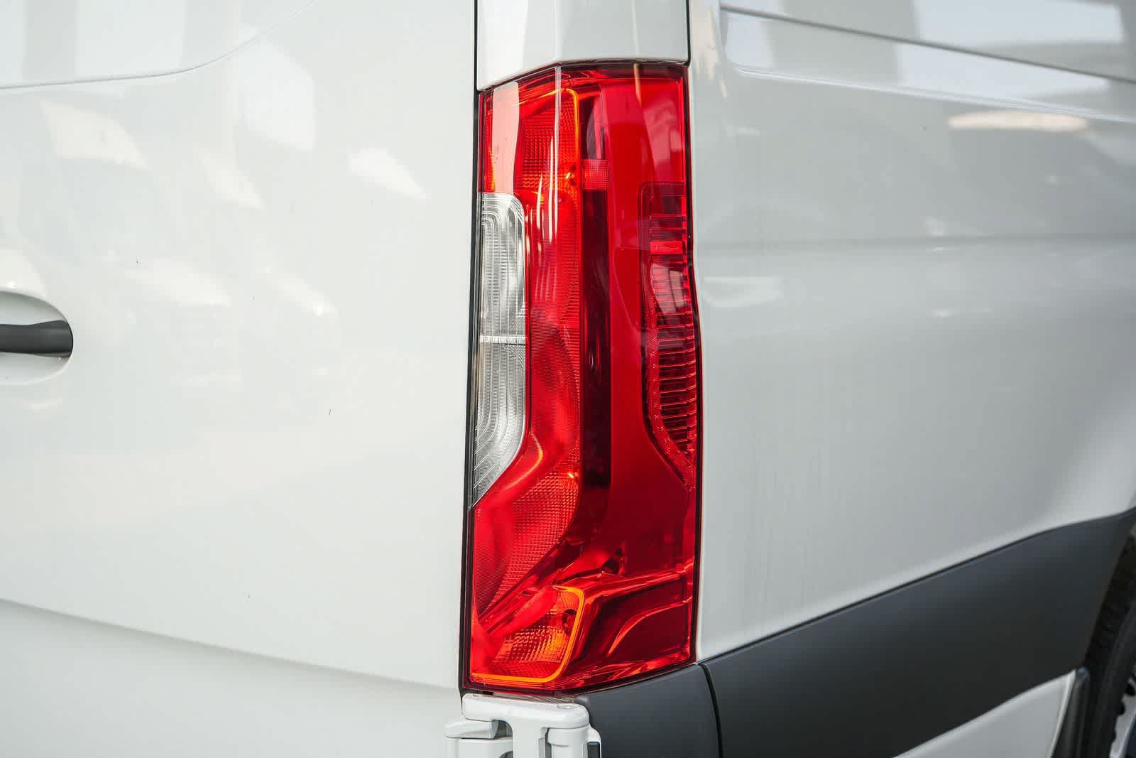 New 2025 Mercedes-Benz eSprinter 170 Cargo image 10