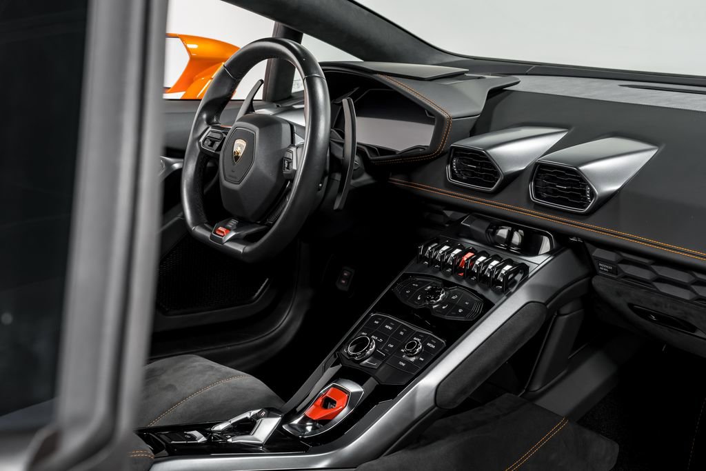 Used 2015 Lamborghini Huracan LP 610-4 image 26