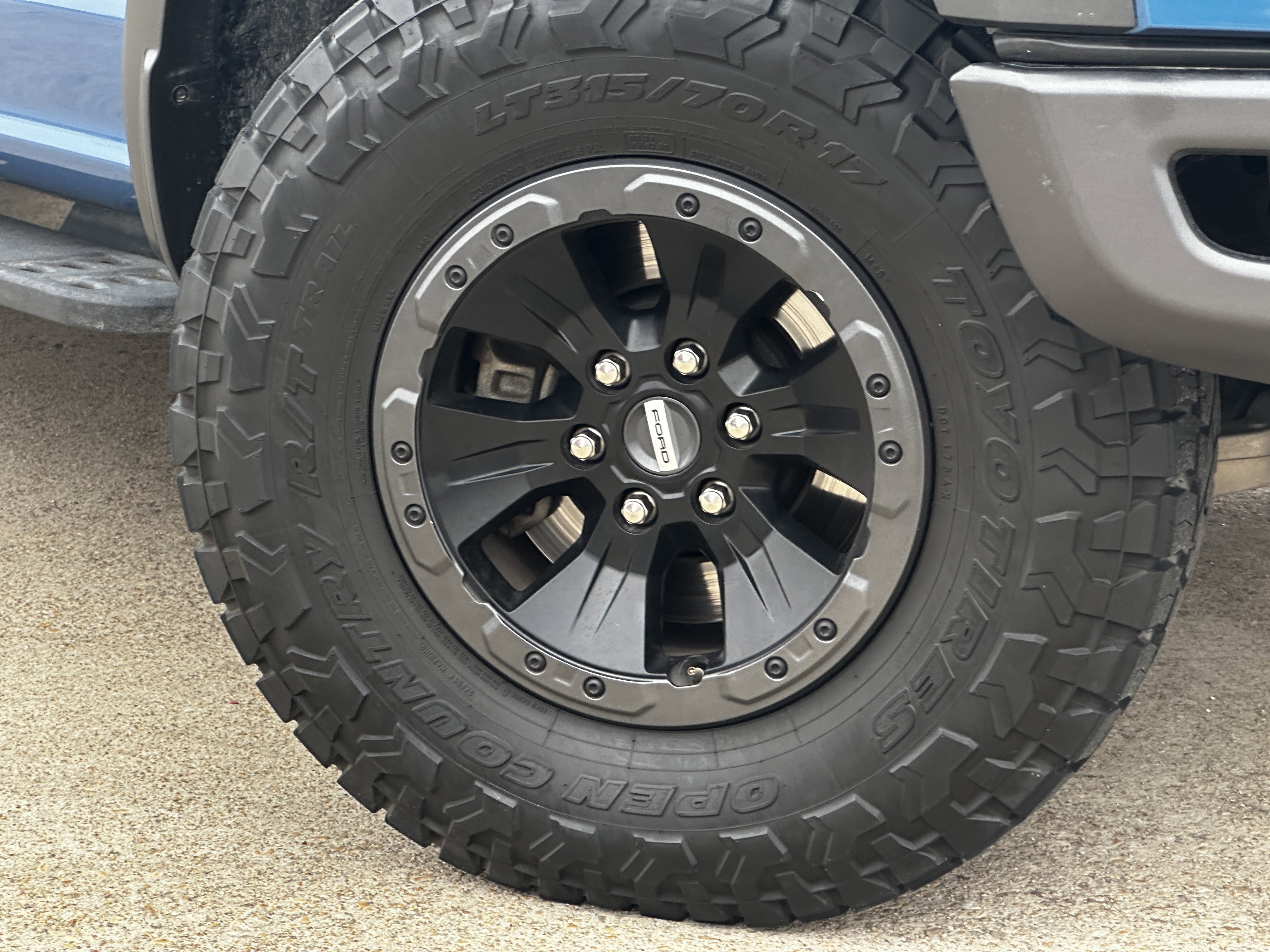Used 2019 Ford F150 Raptor w/ Equipment Group 802A Luxury AWD/4WD image 3