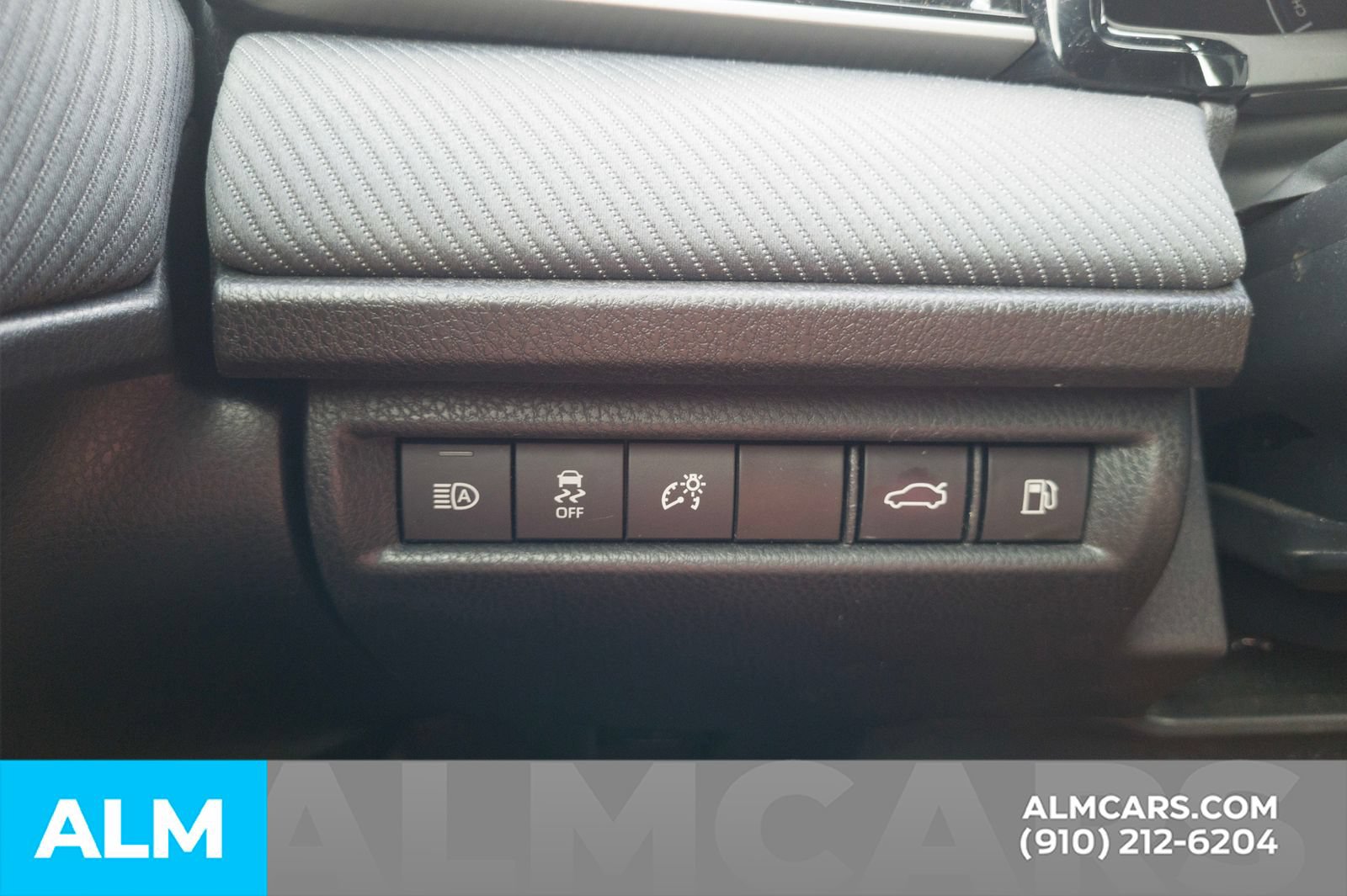 Used 2025 Toyota Camry SE FWD image 32