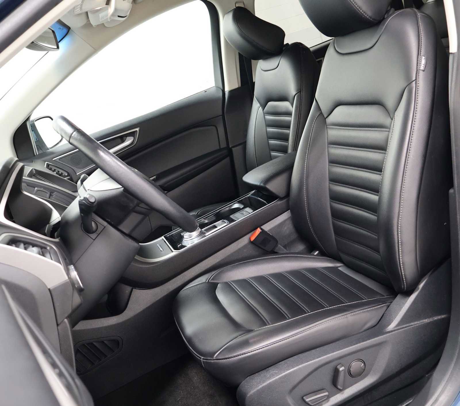 Used 2020 Ford Edge SEL w/ Convenience Package AWD/4WD image 5