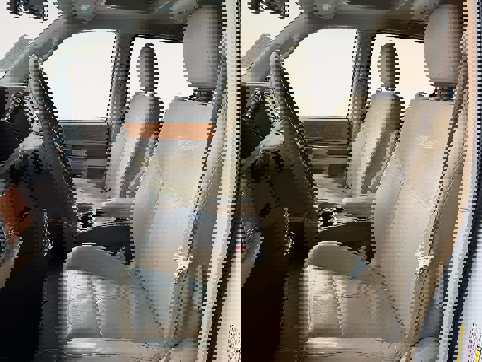 Used 2009 Chrysler Town & Country Limited w/ Entertainment Group #3 image 9