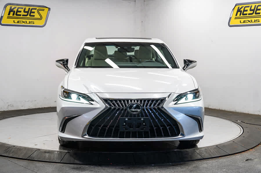 Used 2024 Lexus ES 300h w/ Premium Package FWD image 6