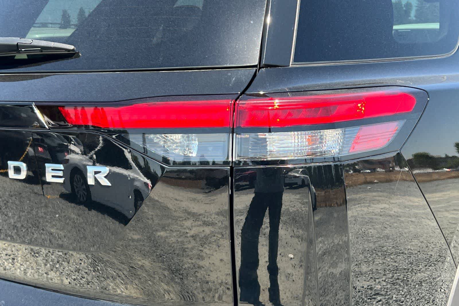 Used 2022 Nissan Pathfinder S FWD image 13