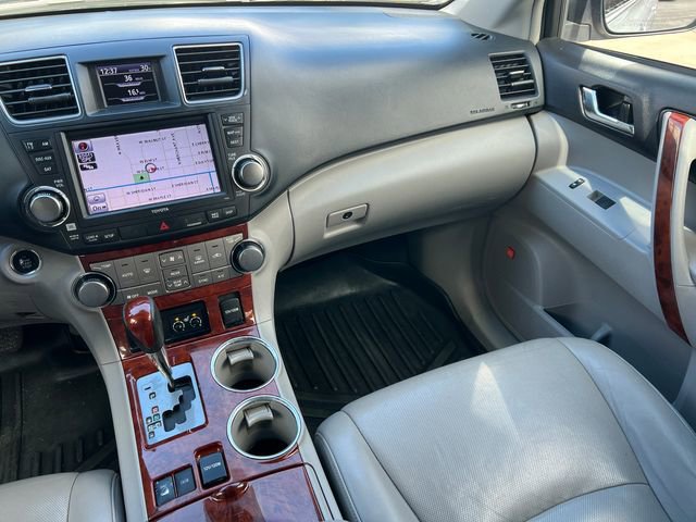 Used 2013 Toyota Highlander Limited image 33