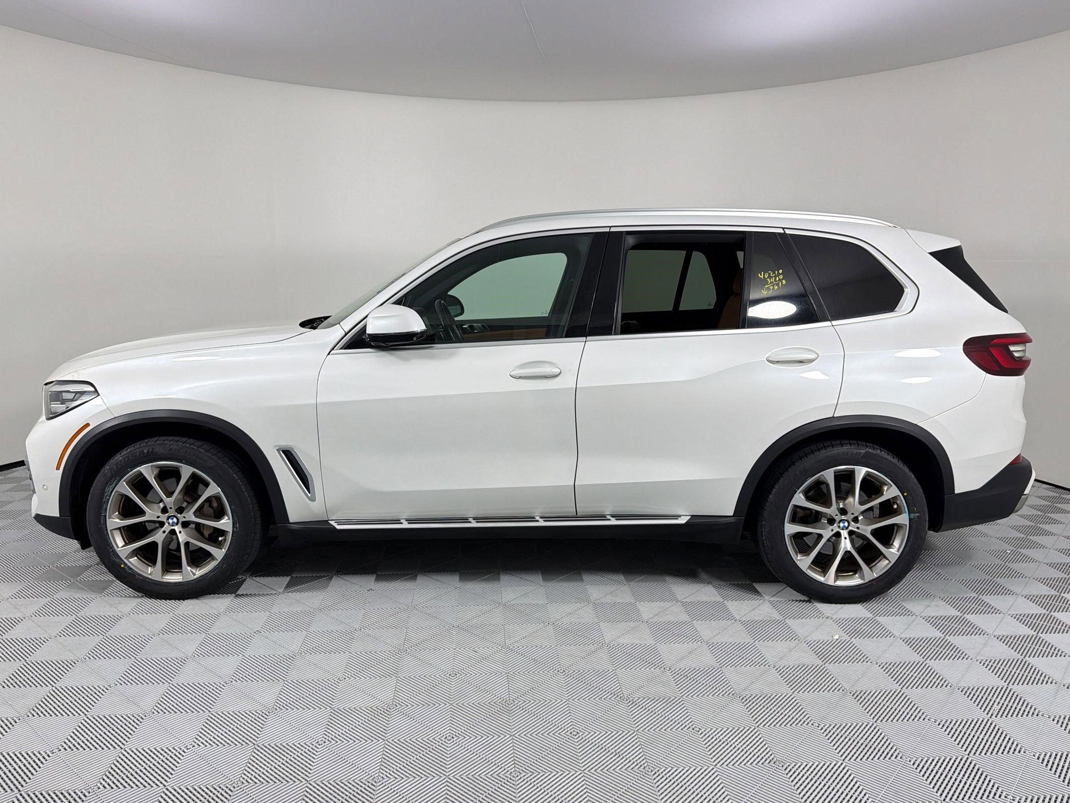 Used 2023 BMW X5 xDrive40i image 2