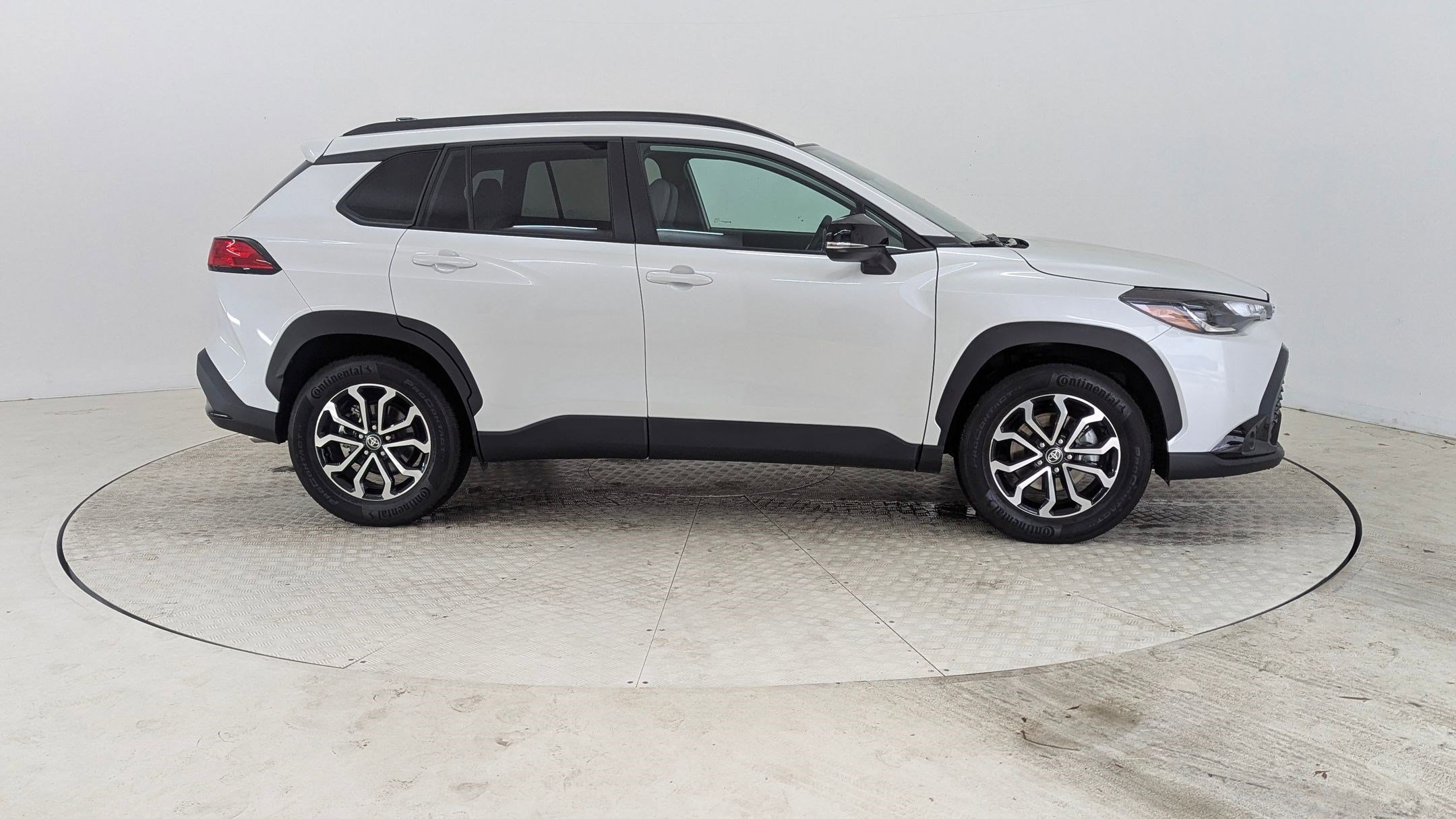 Used 2025 Toyota Corolla Cross AWD Hybrid image 8