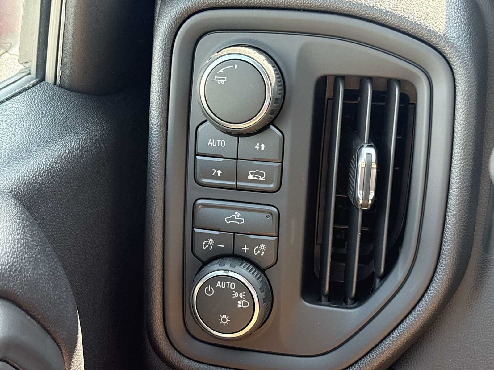 New 2026 Chevrolet Silverado 1500 Custom w/ Turbomax Blackout Package AWD/4WD image 33