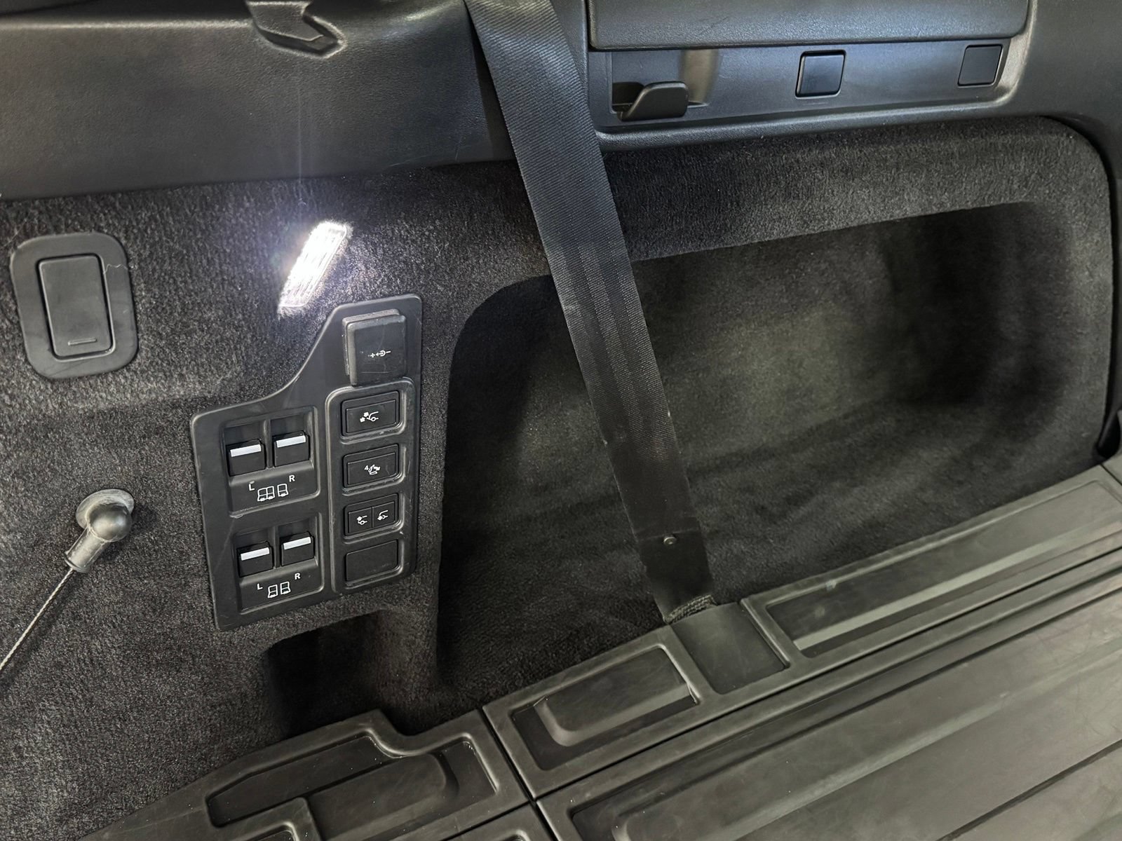 Used 2022 Land Rover Discovery HSE R-Dynamic AWD/4WD image 46
