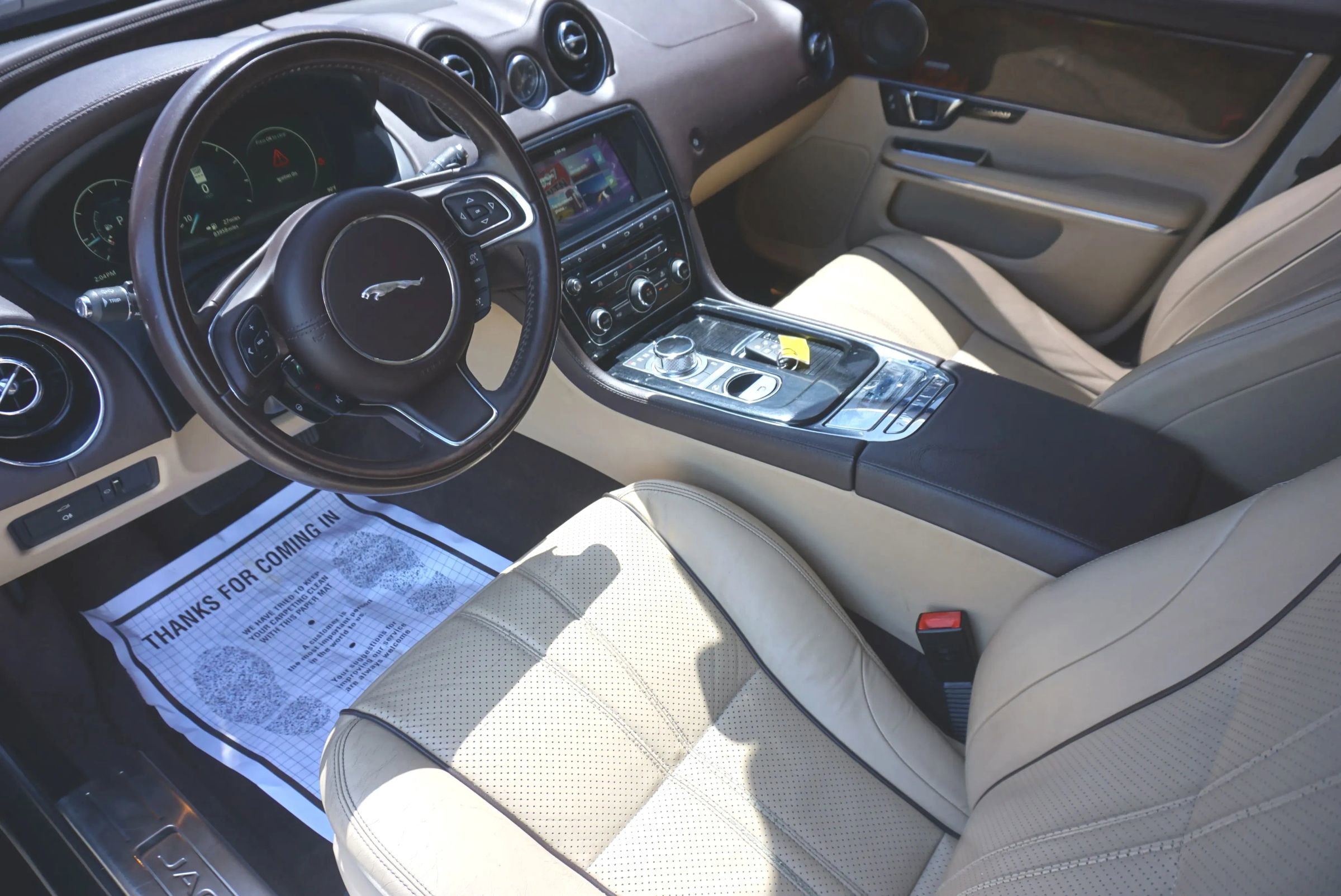 Used 2016 Jaguar XJ R-Sport RWD image 22