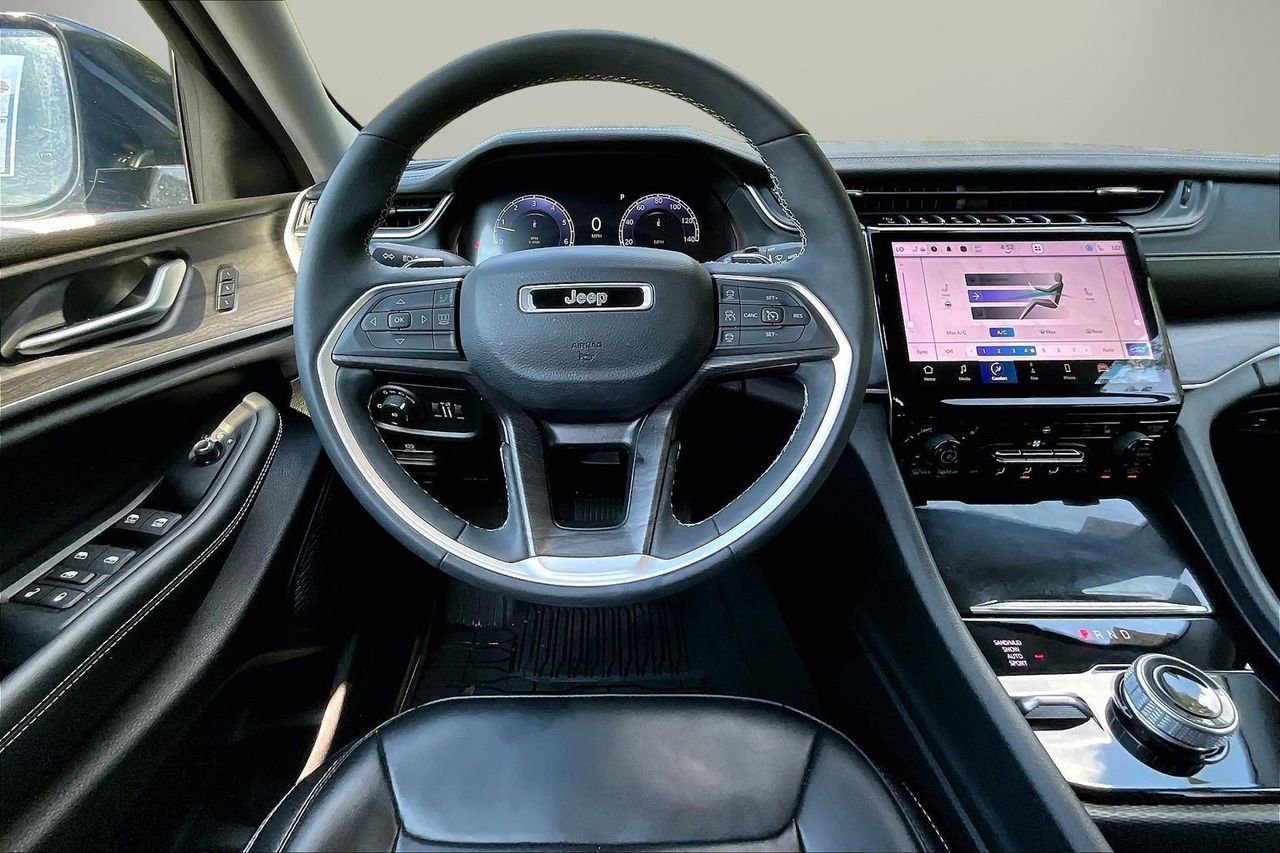 Certified 2023 Jeep Grand Cherokee Limited w/ MOPAR Finishing Package AWD/4WD image 11