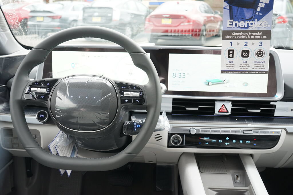 New 2025 Hyundai Ioniq 6 SEL AWD/4WD image 15