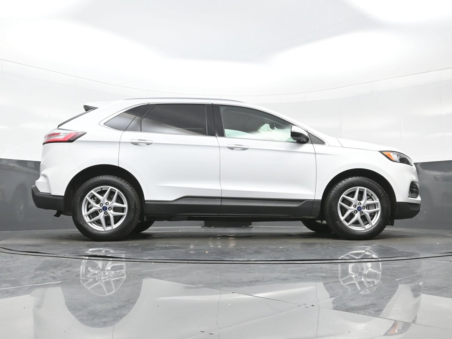 Used 2024 Ford Edge SEL w/ Convenience Package AWD/4WD image 30
