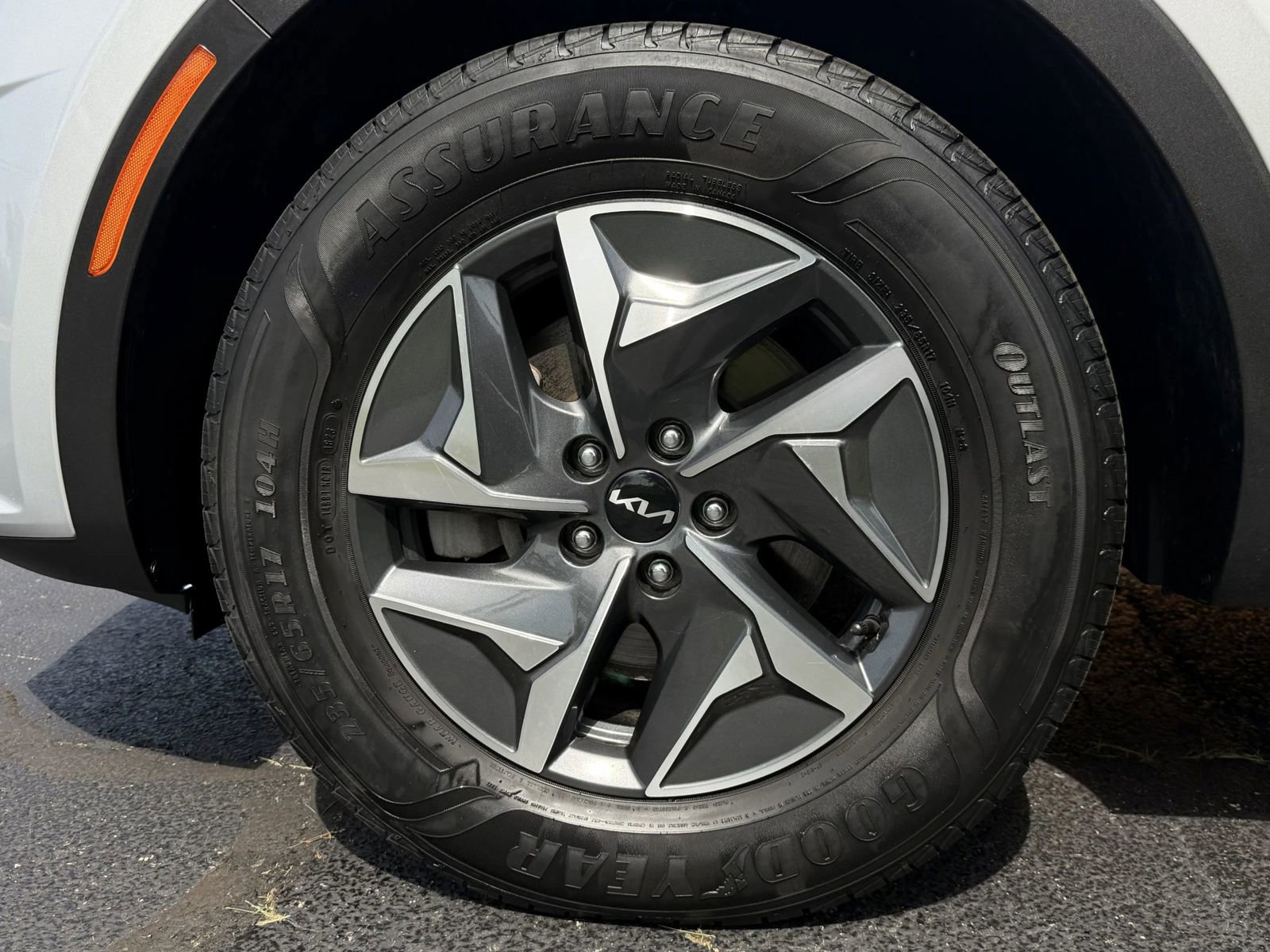 Used 2022 Kia Sorento EX FWD image 12