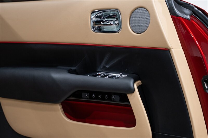 Used 2019 Rolls-Royce Wraith RWD image 24