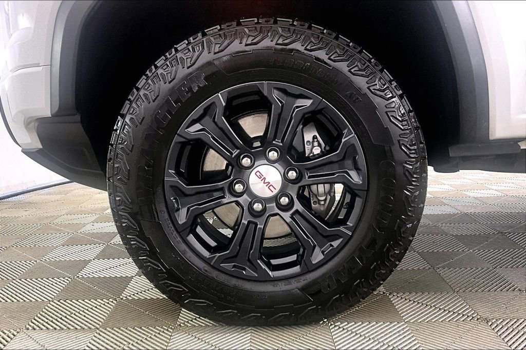 Used 2024 GMC Canyon Elevation w/ Convenience Package image 8