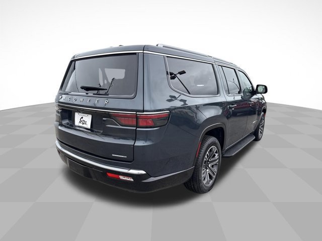 Used 2024 Jeep Wagoneer L Series II RWD image 7