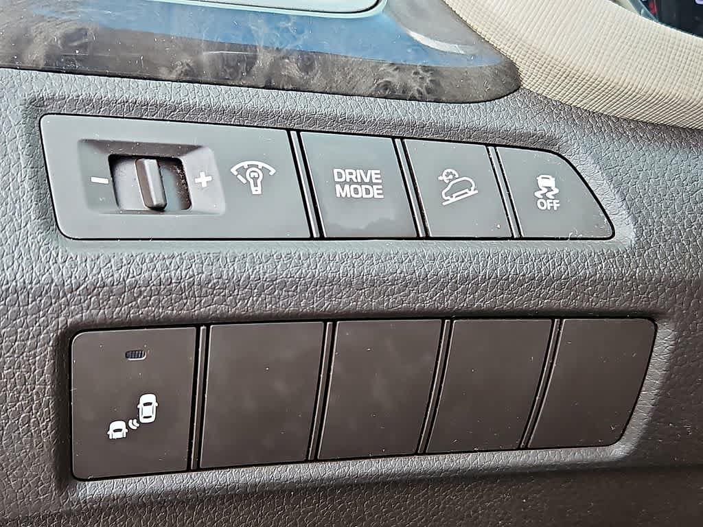 Used 2017 Hyundai Santa Fe Sport FWD image 22