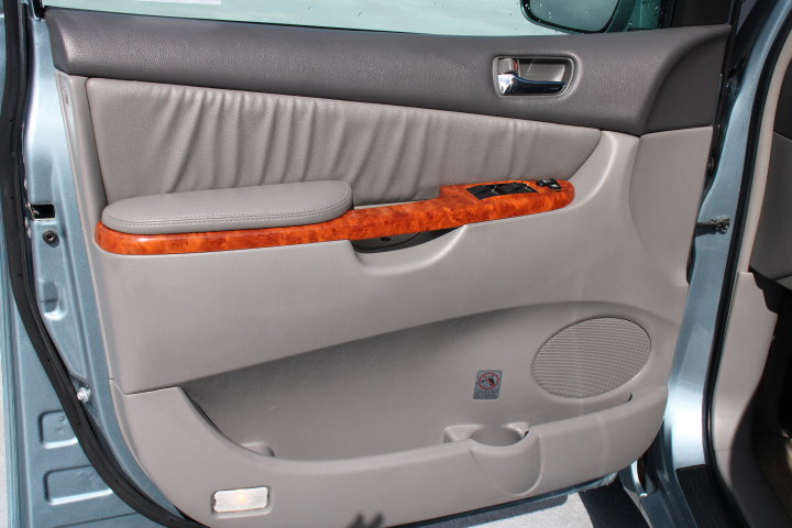 Used 2009 Toyota Sienna XLE image 10