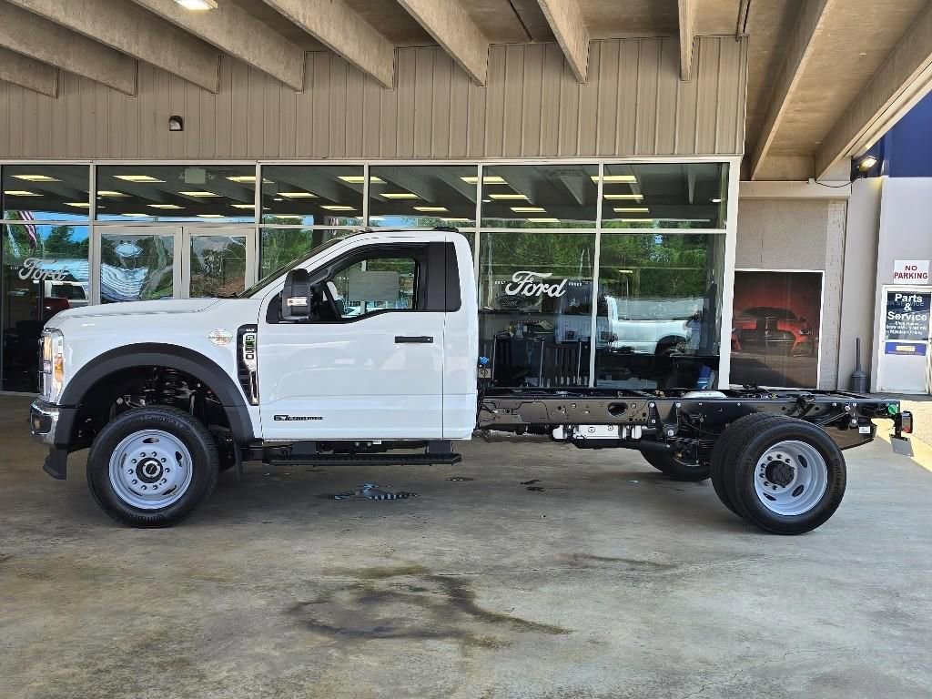 New 2025 Ford F550 4x4 Regular Cab Super Duty image 23