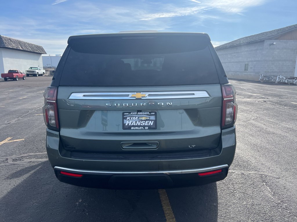 Used 2024 Chevrolet Suburban LT image 3