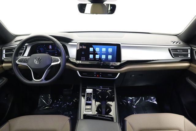 Used 2024 Volkswagen Atlas Cross Sport SE w/ Black Wheel Package FWD image 16
