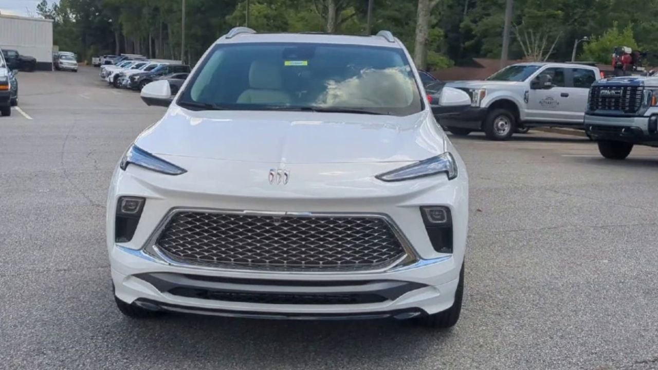 New 2026 Buick Encore GX Avenir w/ Avenir Technology Package image 3