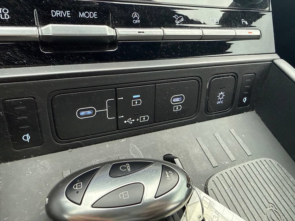 Used 2025 Hyundai Santa Fe Calligraphy FWD image 18