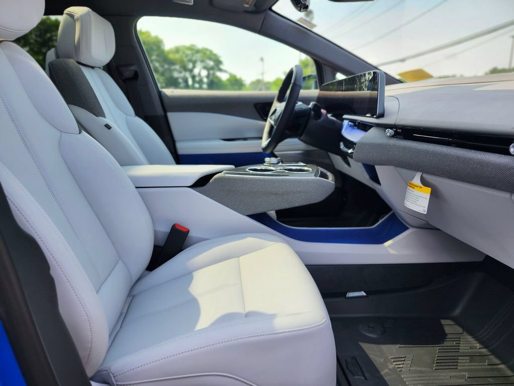 New 2026 Cadillac Optiq Luxury 1 w/ LPO, Floor Liner Package AWD/4WD image 9