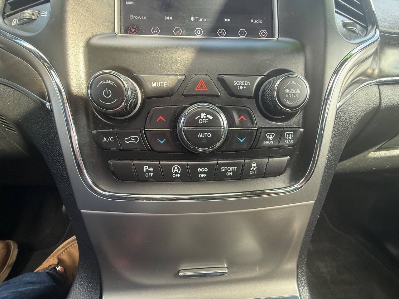 Used 2018 Jeep Grand Cherokee Limited AWD/4WD image 22