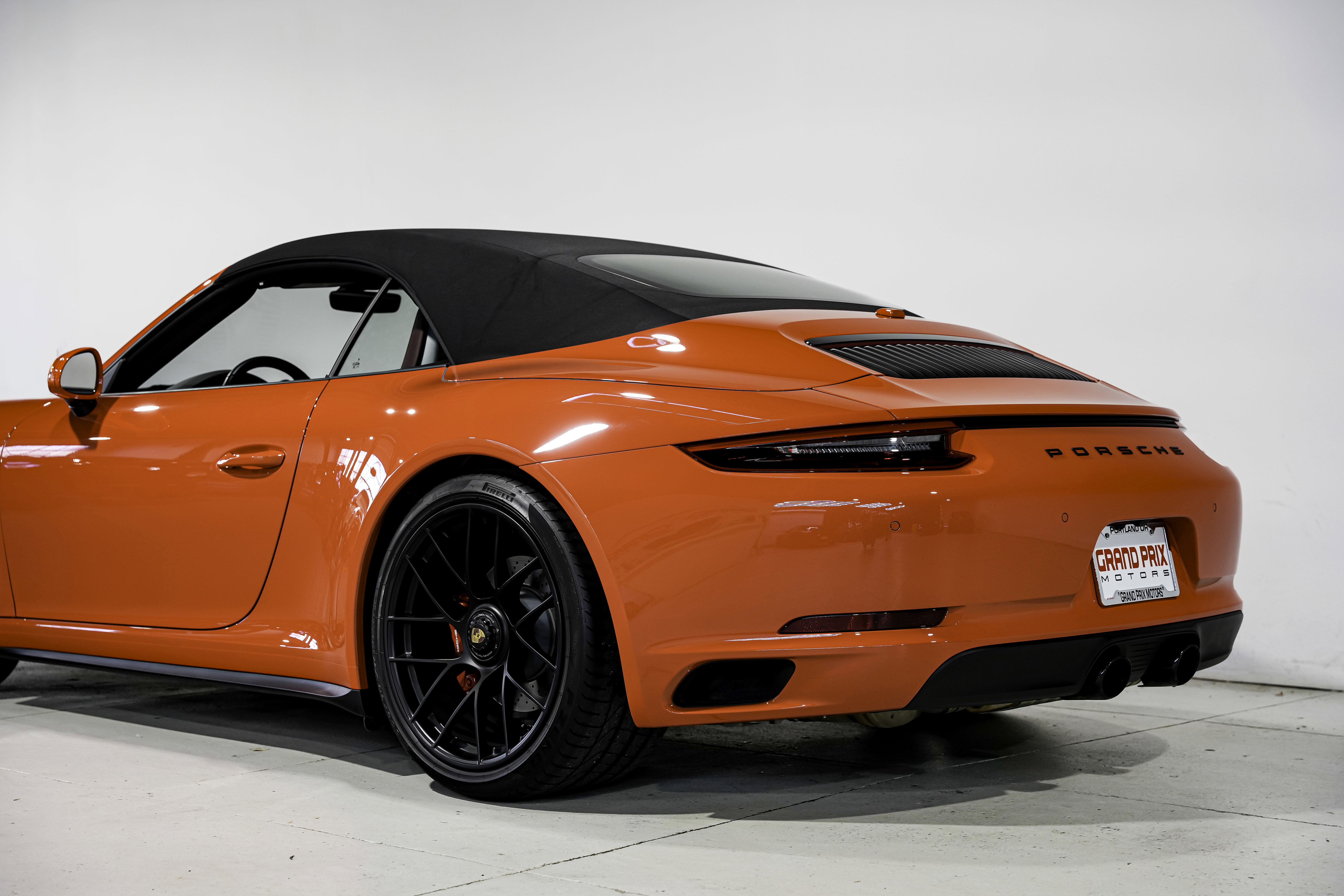 Used 2018 Porsche 911 Carrera GTS image 38