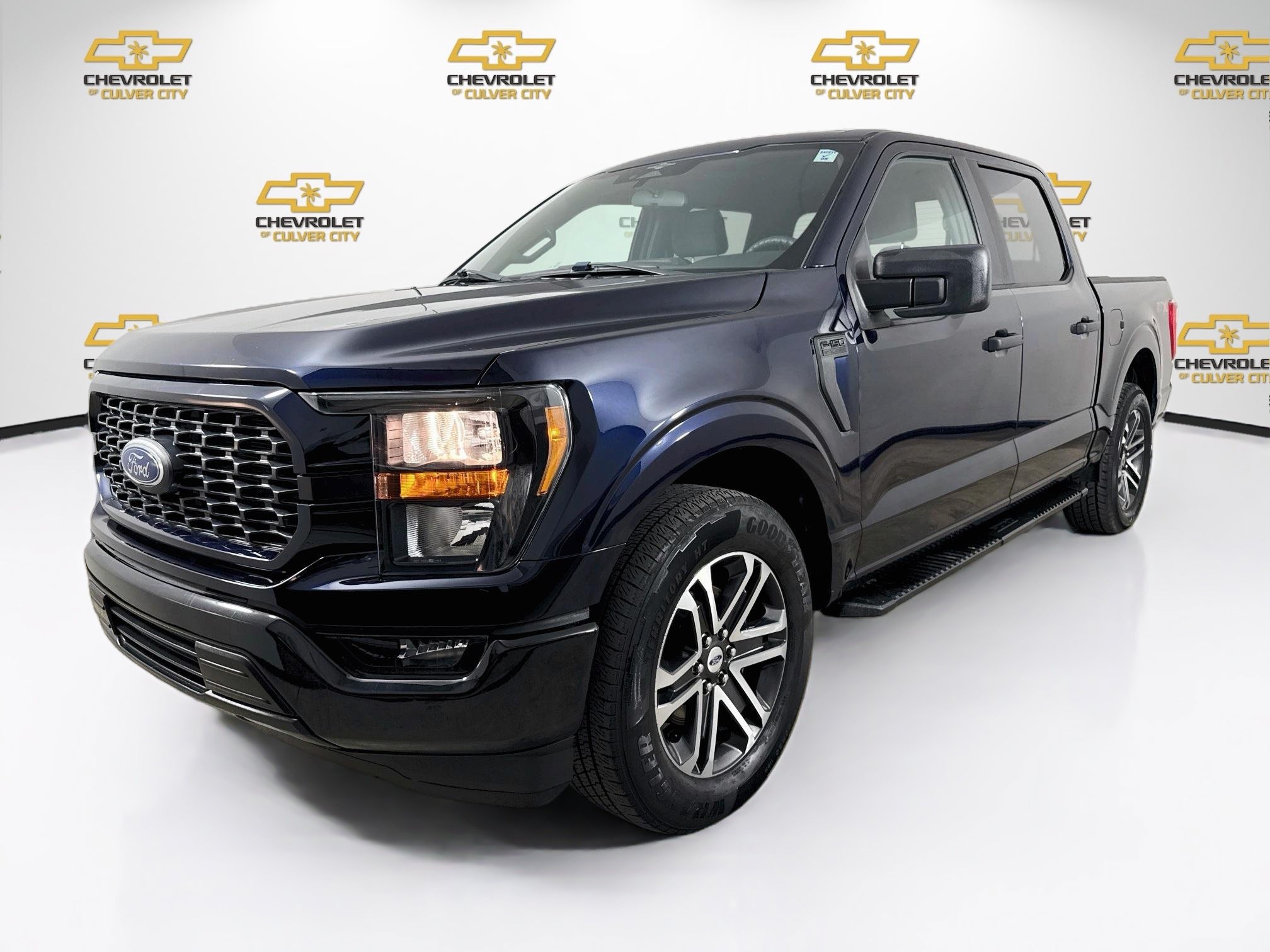 Used 2023 Ford F150 XL w/ STX Appearance Package RWD image 3
