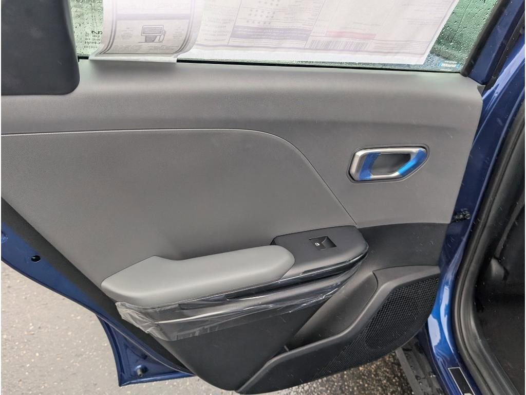 New 2025 Kia K4 LXS image 10