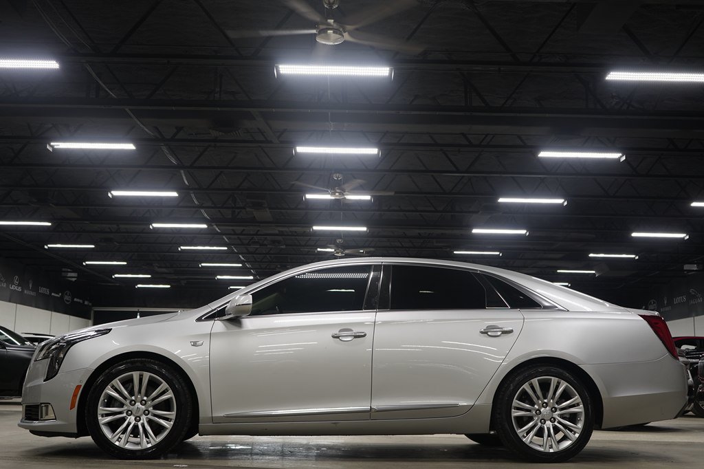 Used 2018 Cadillac XTS Luxury FWD image 2