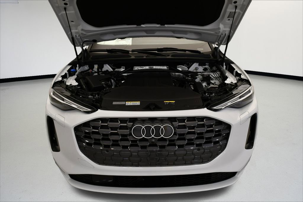 Certified 2025 Audi Q5 2.0T Premium Plus w/ Premium Plus image 12