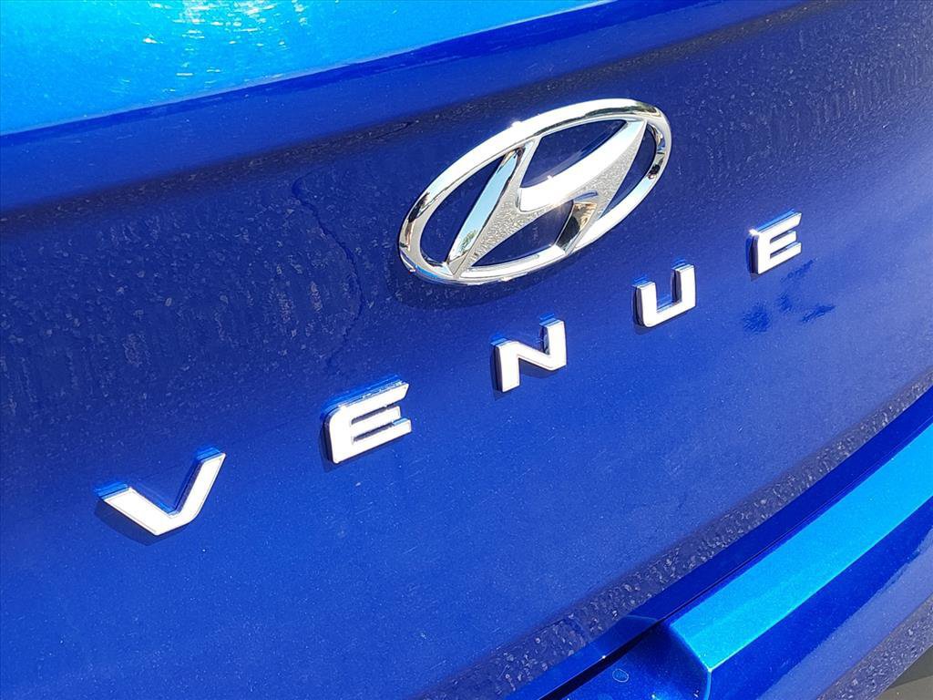 Used 2024 Hyundai Venue SEL FWD image 17