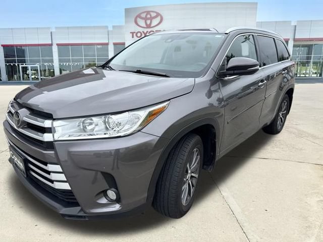 Used 2017 Toyota Highlander XLE w/ Protection Package #3 AWD/4WD image 44