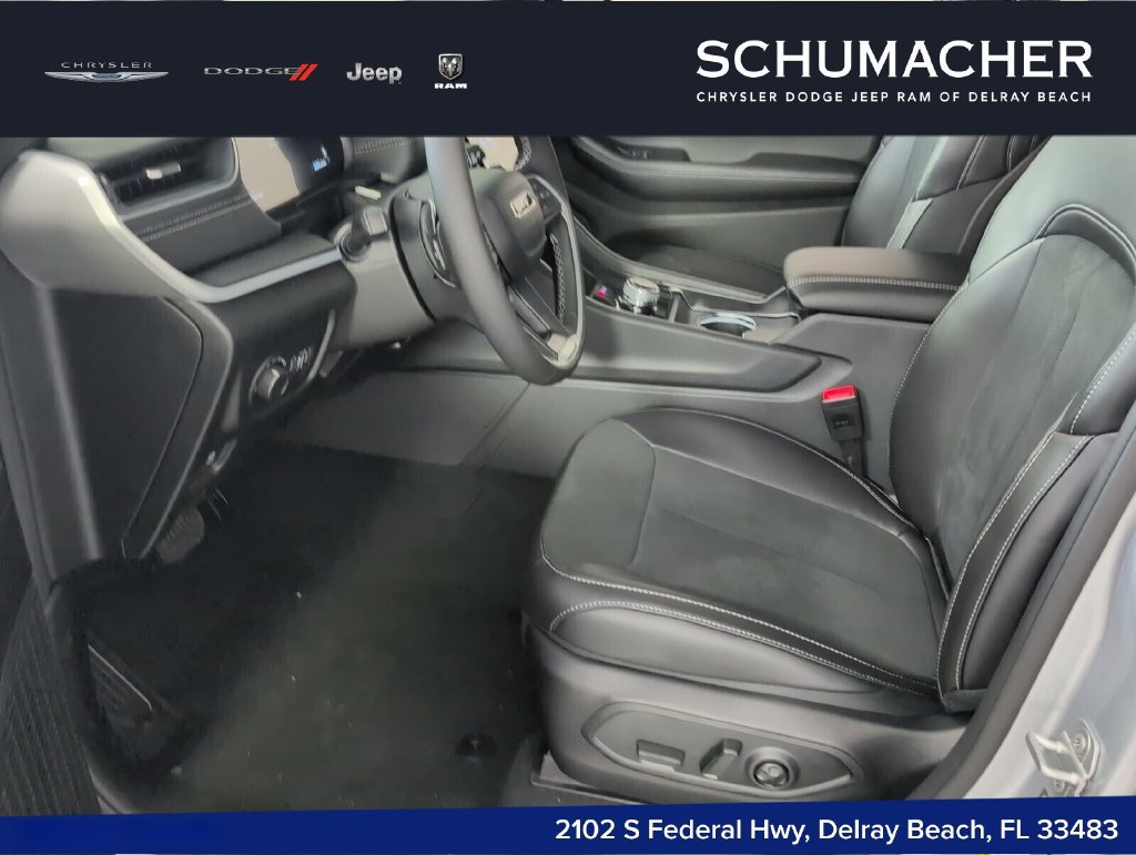 New 2025 Jeep Grand Cherokee L Laredo RWD image 6